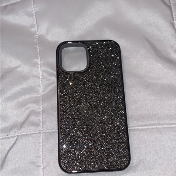 IPHONE CASES - Picture 6 of 8